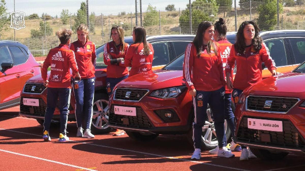 Seat regala un coche a todas las jugadoras de La Roja