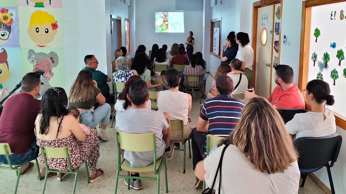 Charla sobre atragantamientos en la Escuela Infantil Municipal