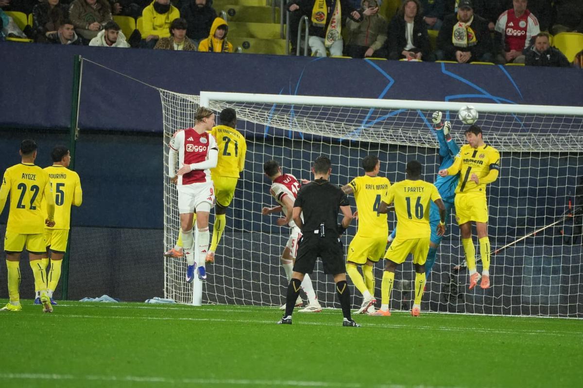 Remontada del Ajax en La Cerámica.