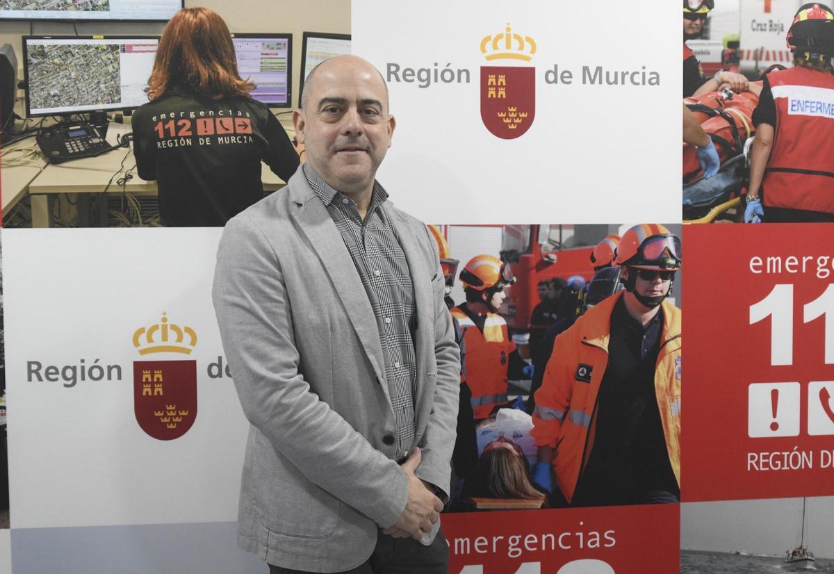 Ricardo Villalba, director general de Emergencias, esta semana en las instalaciones del 112 en Murcia.