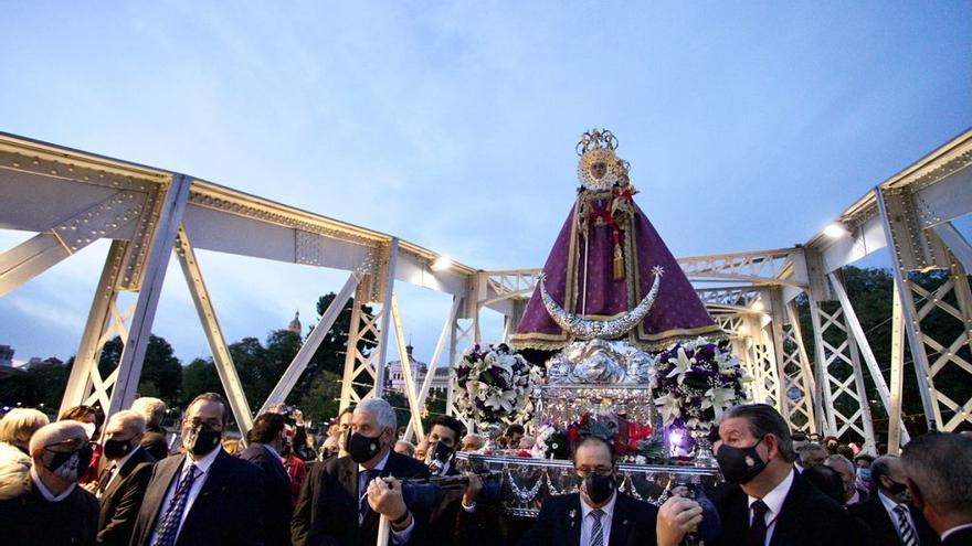 La Virgen de la Fuensanta sale en procesión rogativa por el fin de la guerra en Ucrania