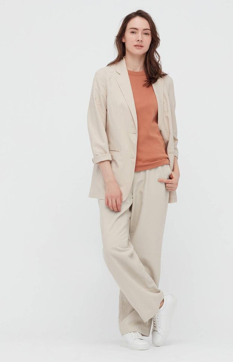 Americana y pantalón de lino, de Uniqlo