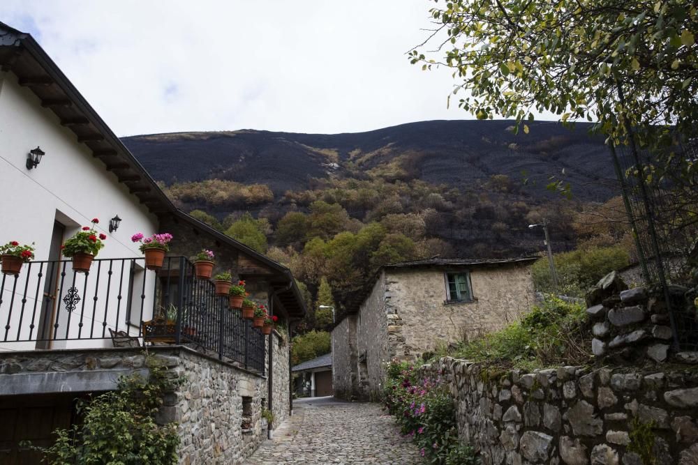 Desolación en el suroccidente asturiano tras los incendios