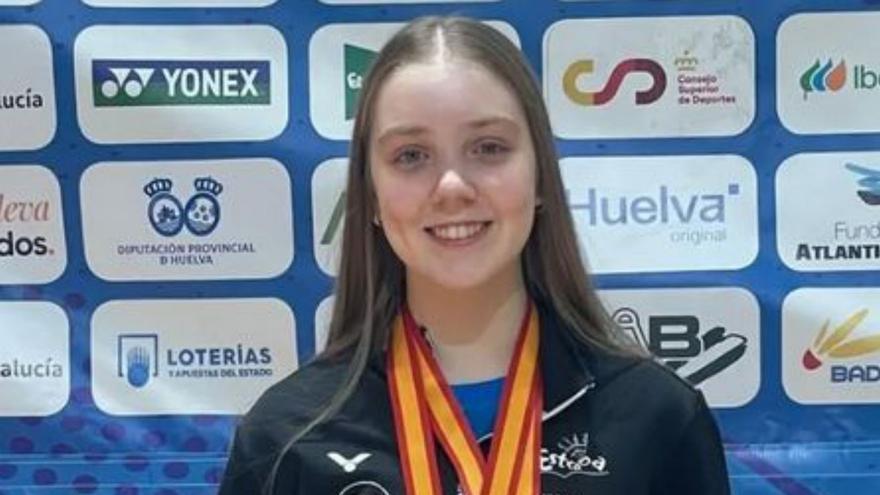 Iziar Barcala y sus medallas.