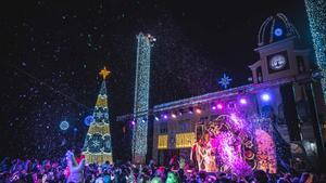 Imagen de archivo de una celebración navideña frente al Ayuntamiento de Santa Coloma de Gramenet.