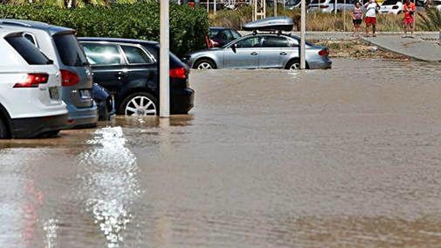 Les fortes pluges van causar nombrosos danys a Alacant.