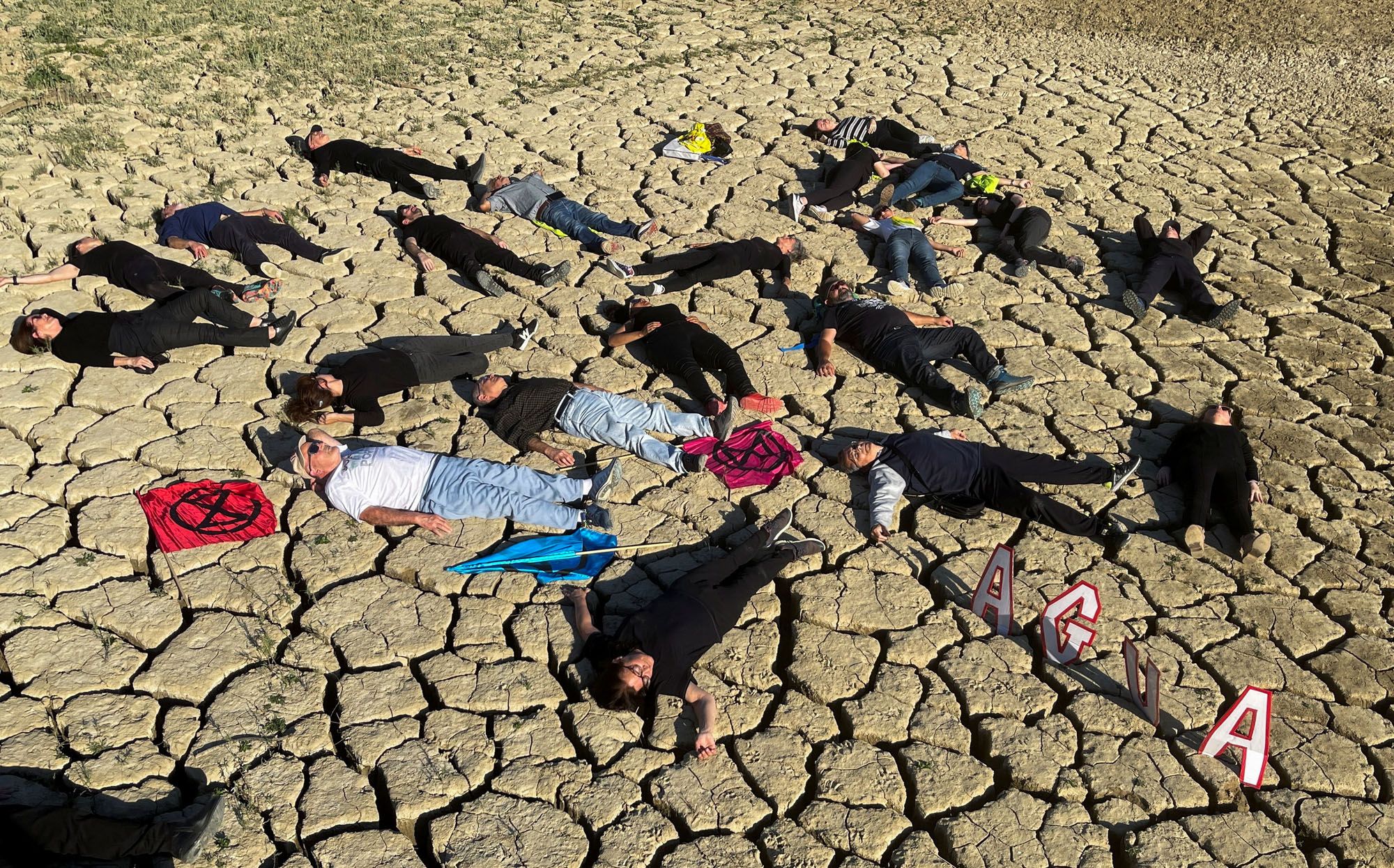 Día Mundial del Agua | Protesta de Greenpeace en el pantano de La Viñuela
