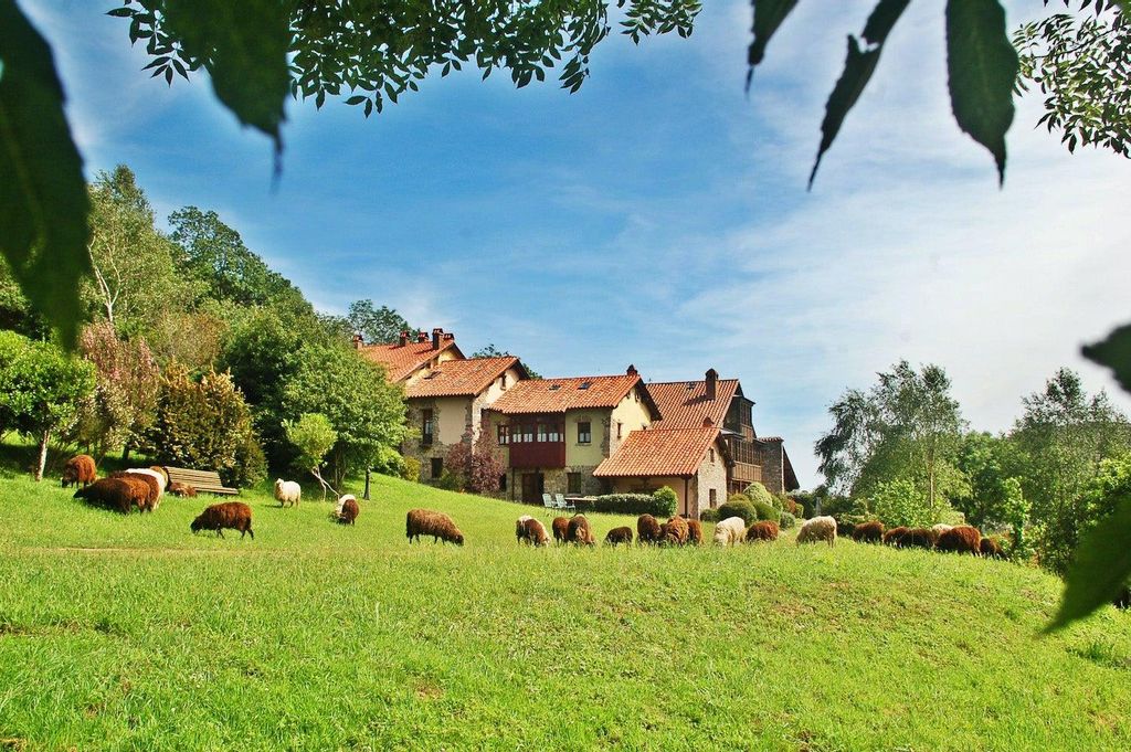 Hotel LA MONTAÑA MÁGICA, Allende, Llanes (Asturias)