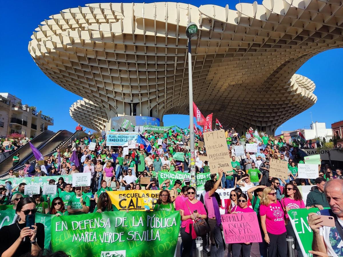 Movilización de Marea Verde Sevilla en defensa de la Educación Pública el 19 de noviembre de 2023