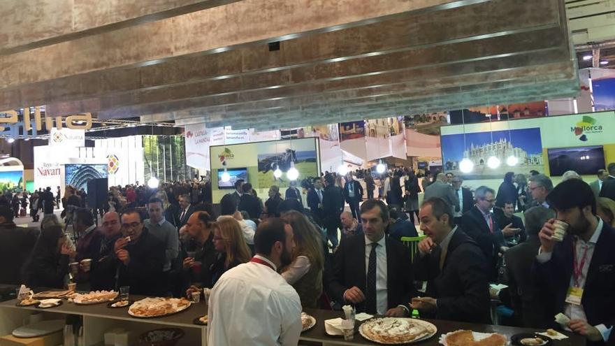 El de Balears ha sido uno de los stands más buscados de la feria: era un bar y regalaban ensaimada.