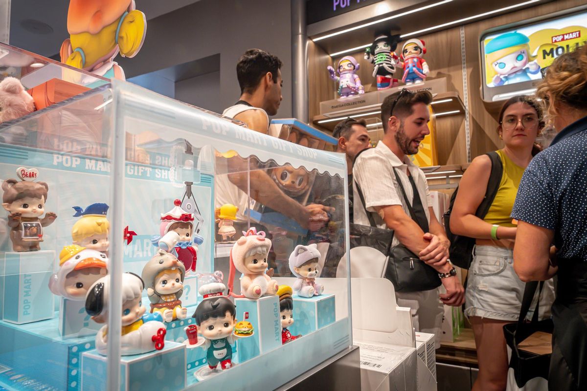Colas masivas en Pop Mart por la llegada de Labubus a Barcelona