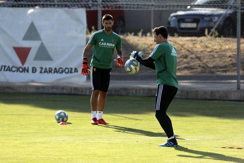 Entrenamiento del Real Zaragoza previo al partido de mañana