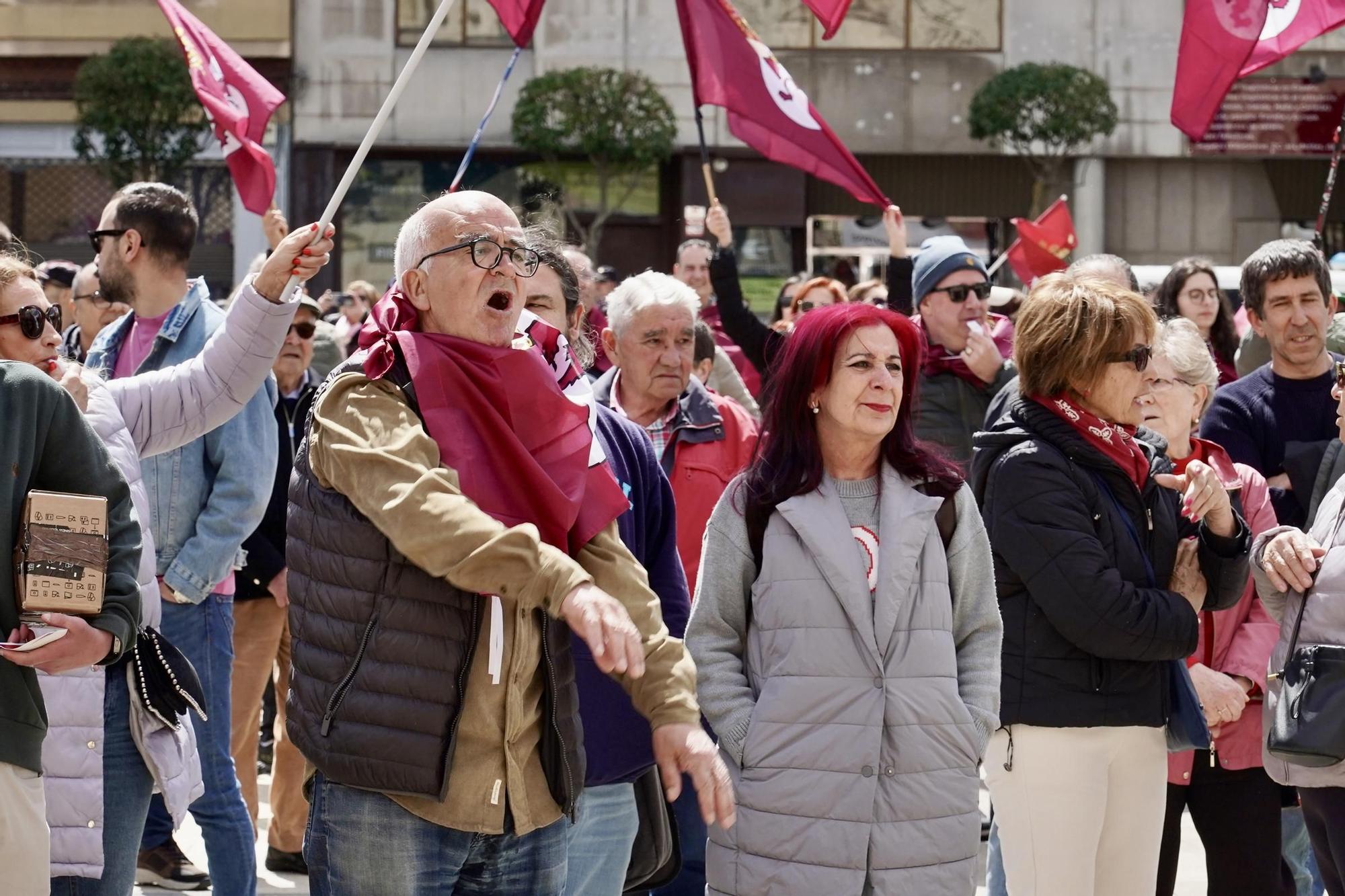 GALERÍA: Así han sido las protestas en León que han obligado a suspender los actos por el Día de la Comunidad