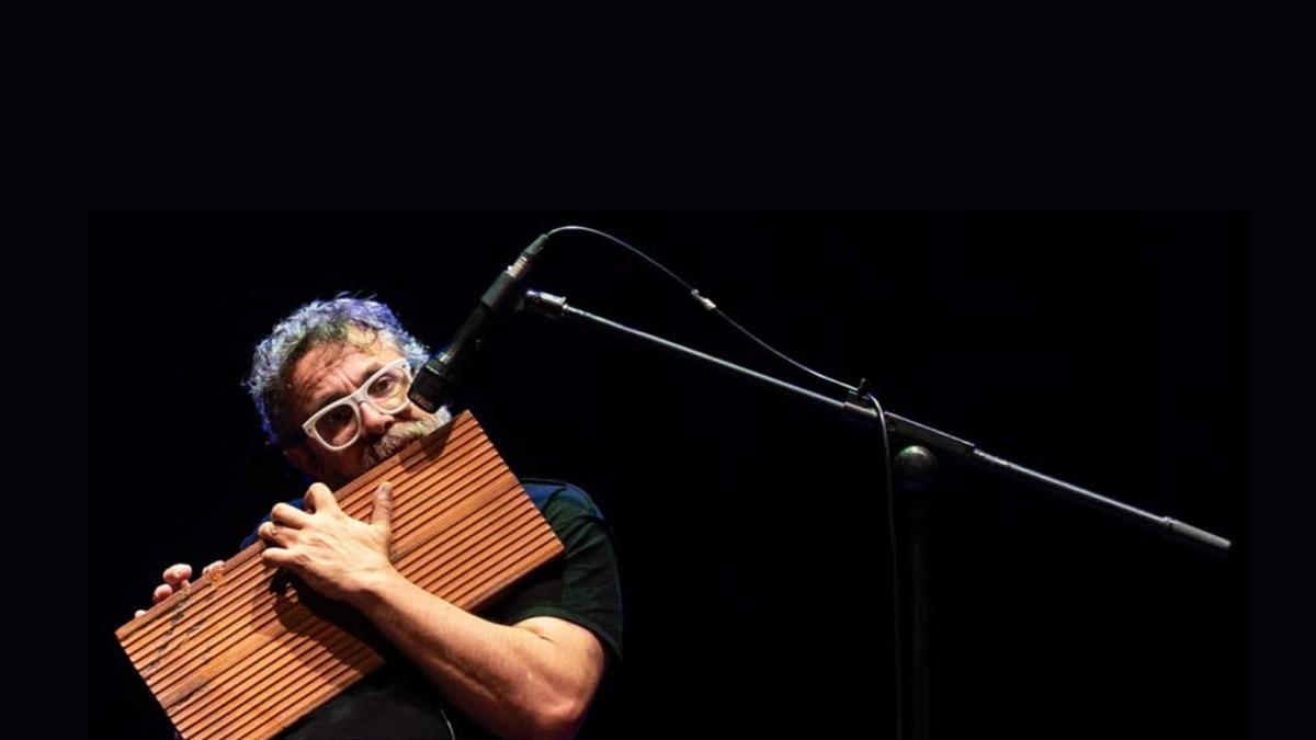 Xavier Lozano, el músico asentado en Ames que convirtió una silla en la flauta viral de Amaia