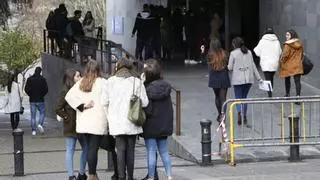 Campaña en el Obradoiro de alumnos de la USC sobre la detección precoz del cáncer oral