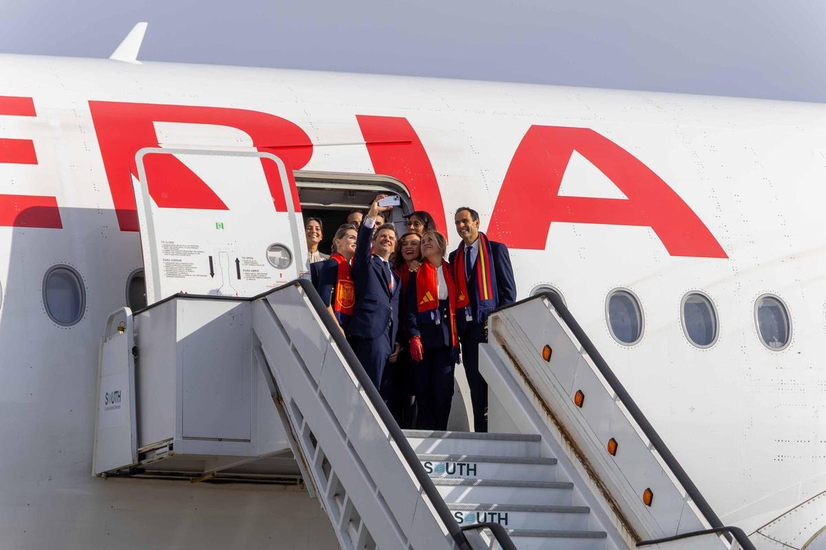 De Lavacolla al Mundial: la Selección ya vuela a Estados Unidos