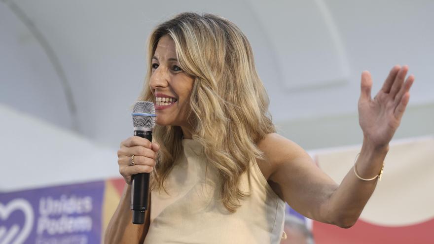 Yolanda Díaz interviene en un acto de Unides Podem en Alicante durante la campaña.