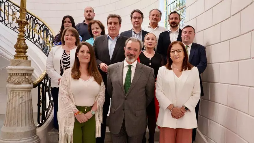 Vox exigirá al PP cargos en el Consell y un pacto de gobierno para permitir la investidura de Mazón