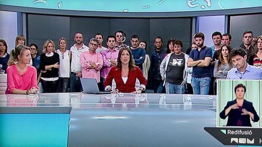 Los trabajadores del informativo de la noche de Canal 9.