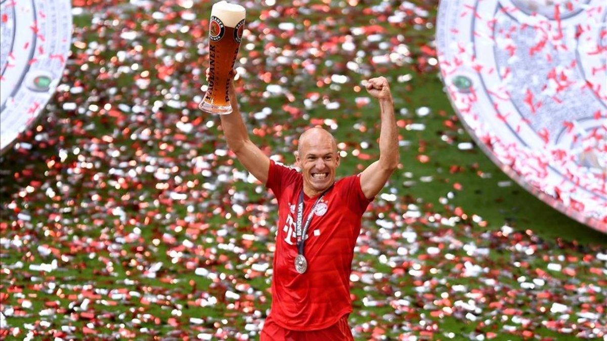 Robben celebrando su útlima Bundesliga