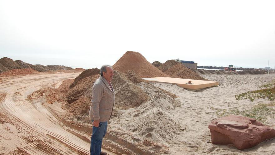 Trabajos en la playa del Puig.