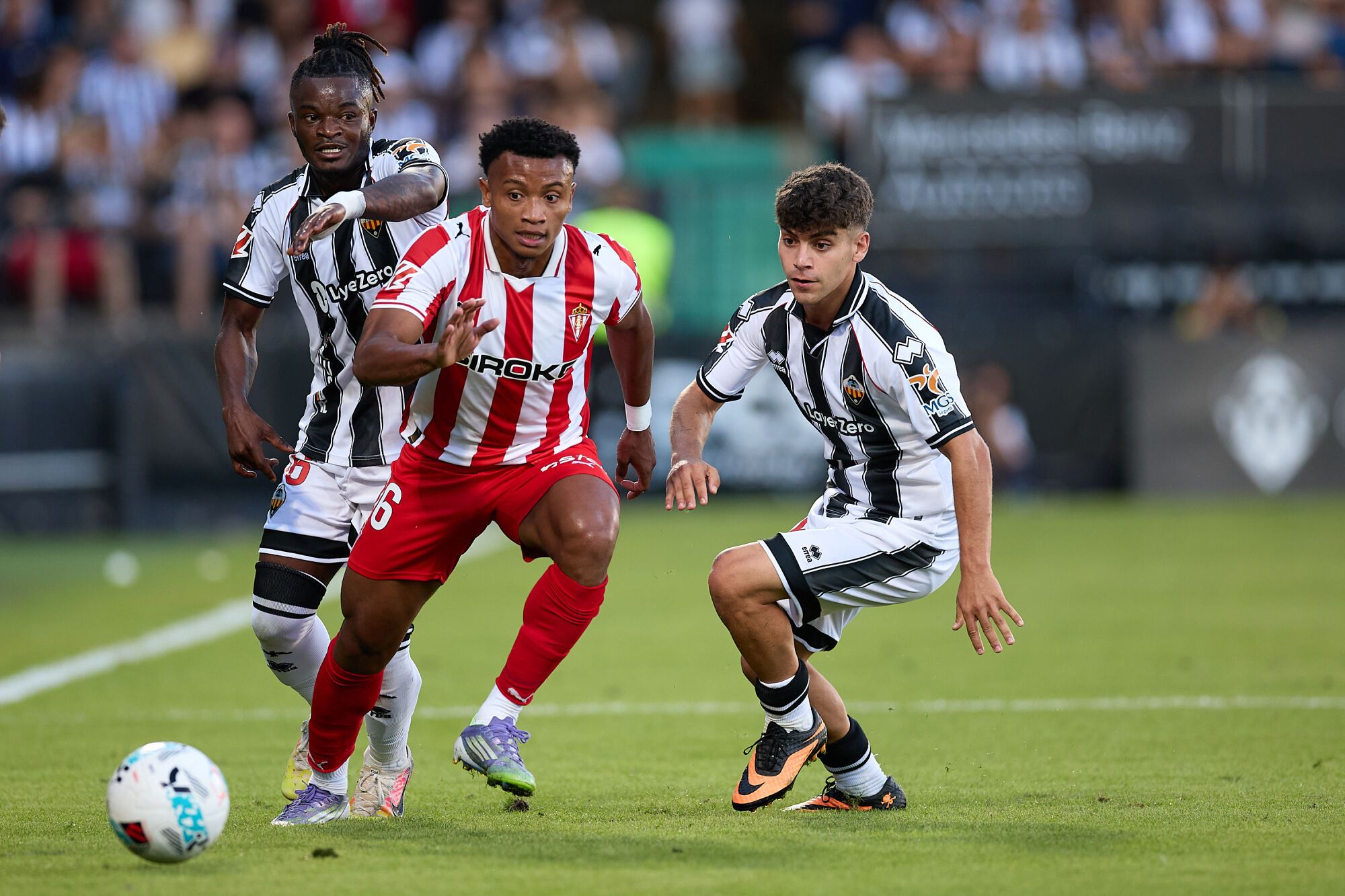 Fútbol. Partido correspondiente a la jornada 8 de Segunda División temporada 2025-2026 entre el CD Castellón y el Sport. Gijón. Nou Estadi Castalia