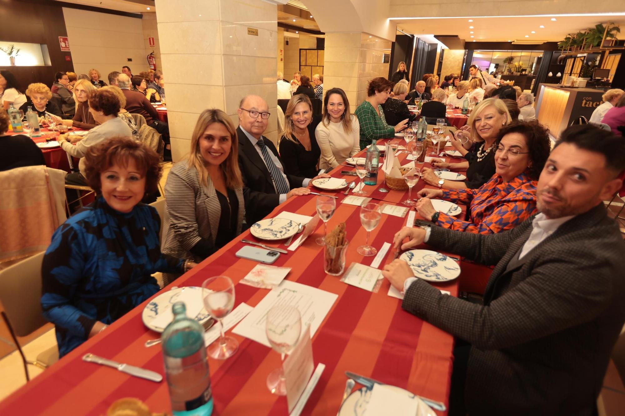 Cóctel navideño de la Asociación Española Contral el Cáncer (AECC) de Castellón