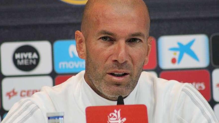 Zidane, ayer durante la rueda de prensa. // FDV