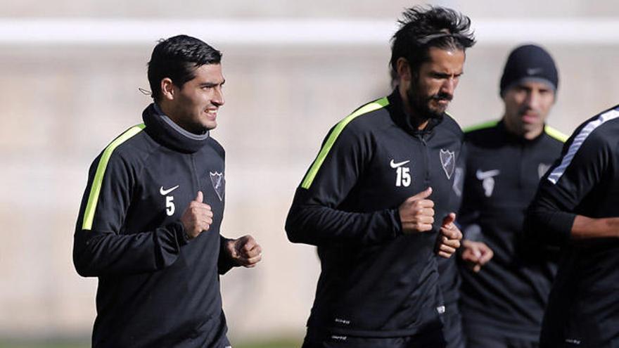 El Málaga CF ha realizado el último entrenamiento de la semana en el campo anexo al Estadio La Rosaleda antes de viajar a Las Palmas.