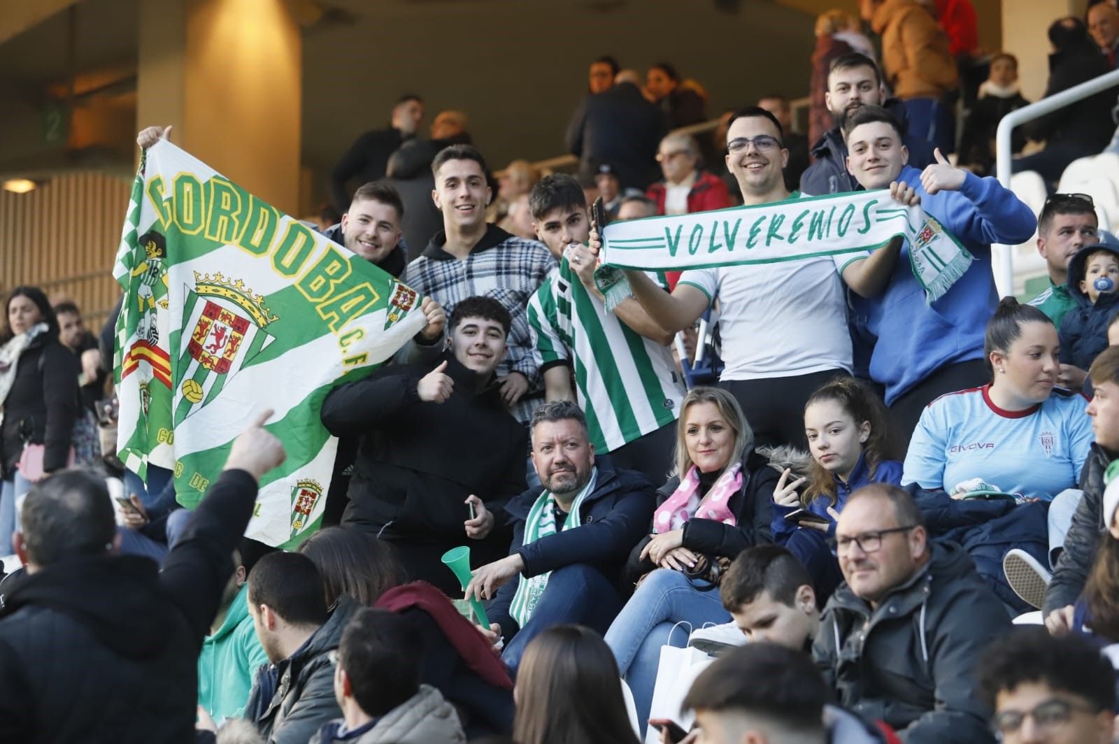 La afición blanquiverde en El Arcángel en el Córdoba CF- Real Madrid Castilla