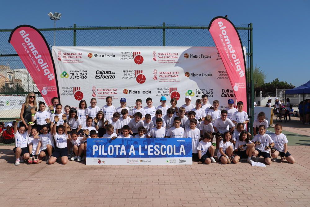 Pilota a l’Escola despedix  el curs al gran a Piles