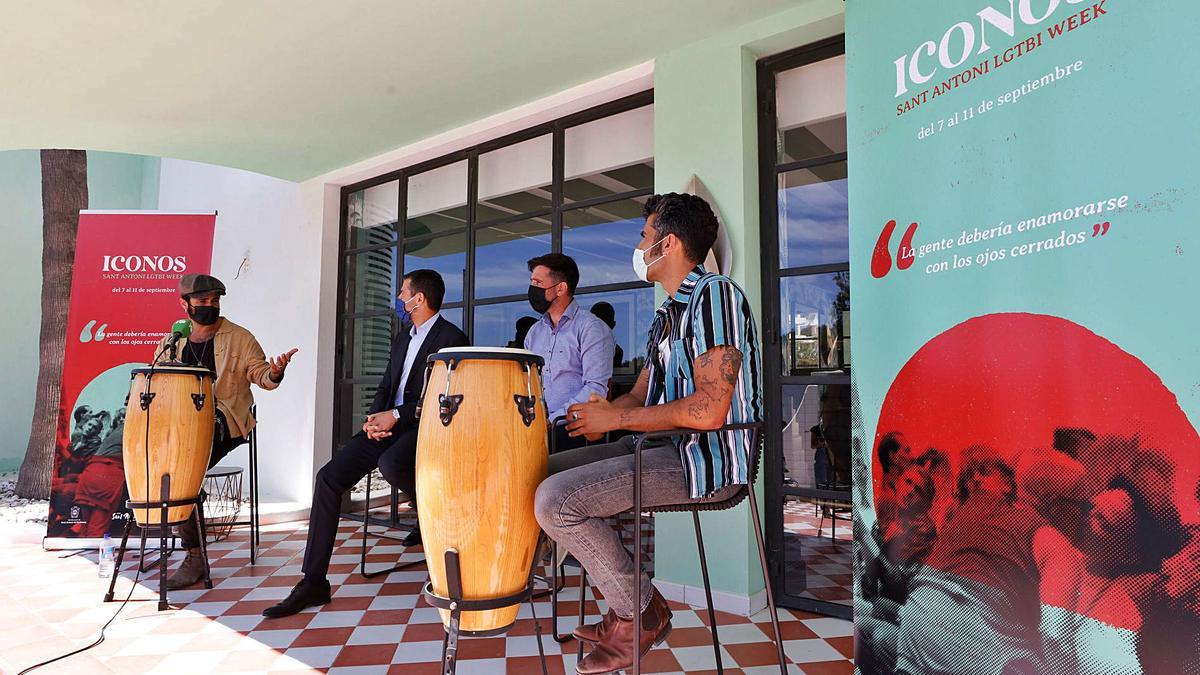La presentación de Iconos, la semana Lgtbi de Sant Antoni, se llevó a cabo en el establecimiento hotelero Cubanito Ibiza Suites.  |  J.A. RIERA