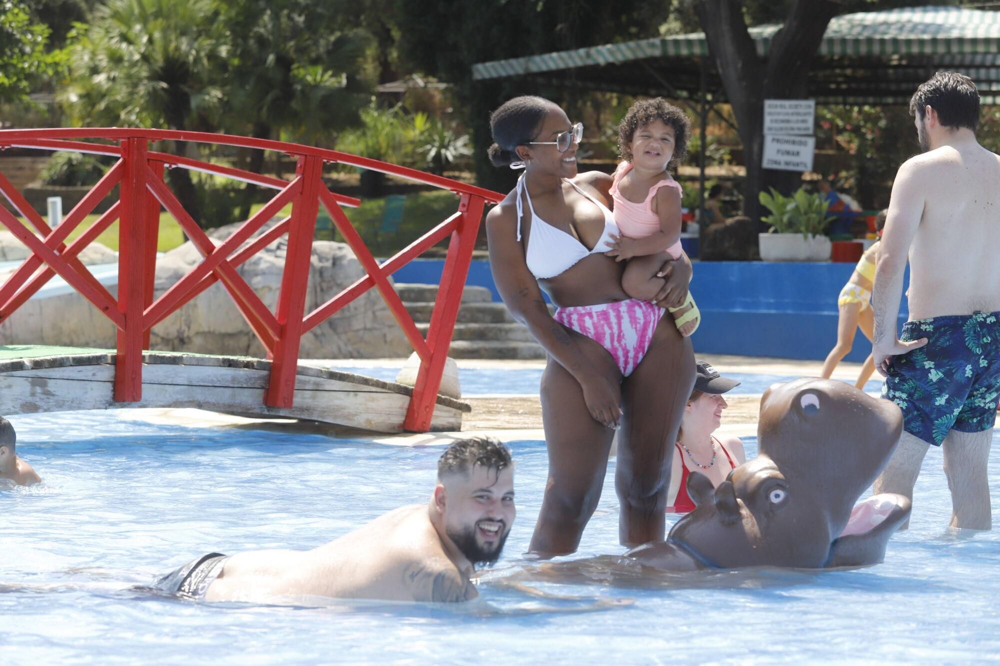 Domingo de piscina en Assuan y Las Dos Columnas
