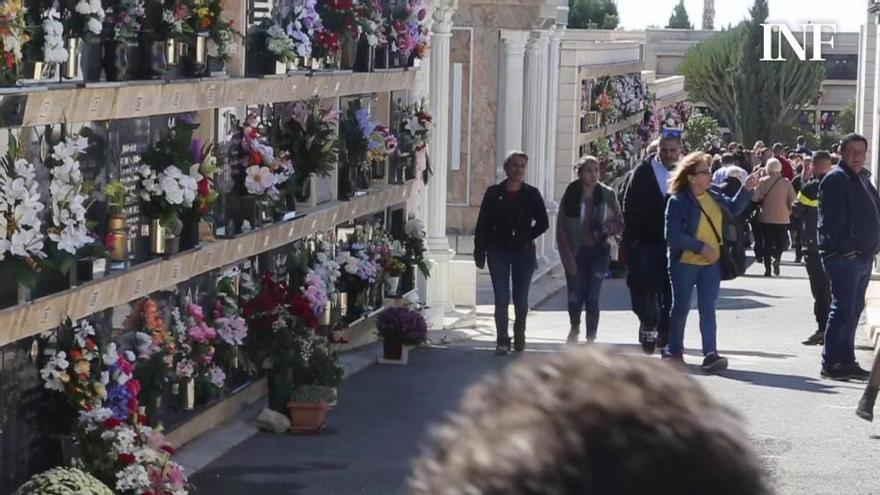 Día de Todos los Santos en el Cementerio de Elche