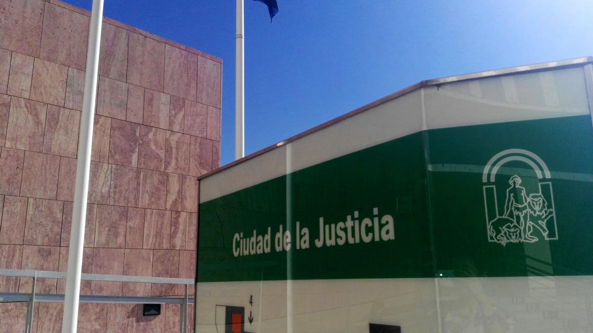 Fachada de la Ciudad de la Justicia de Málaga.