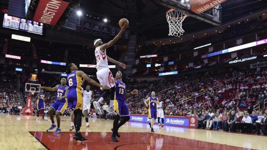 Los Rockets humillan a los Lakers (134-95)