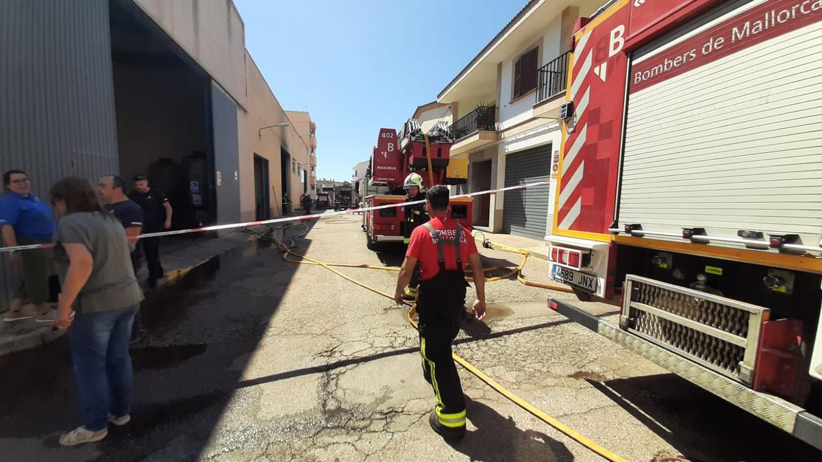 INCENDIOS EN MALLORCA: Sofocado el incendio en la nave de sa Pobla tras ...