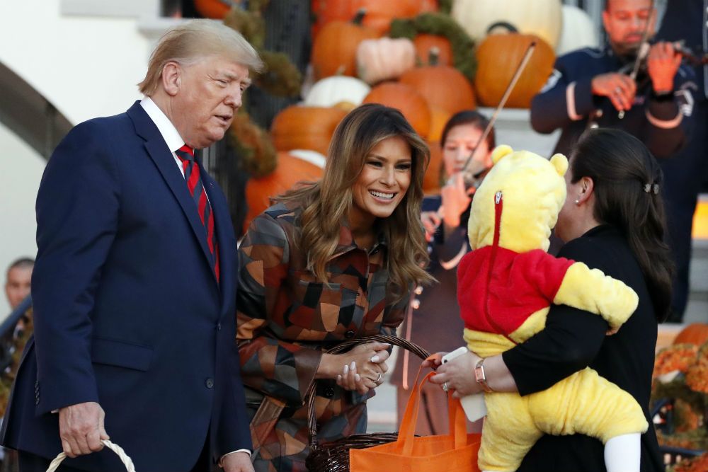 Donald Trump y Melania Trump celebran Halloween en La Casa Blanca
