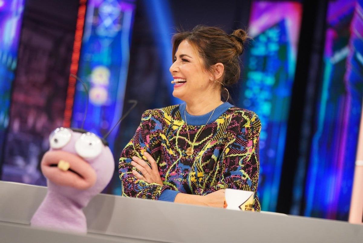 Nuria Roca con un jersey de María Escoté para Desigual