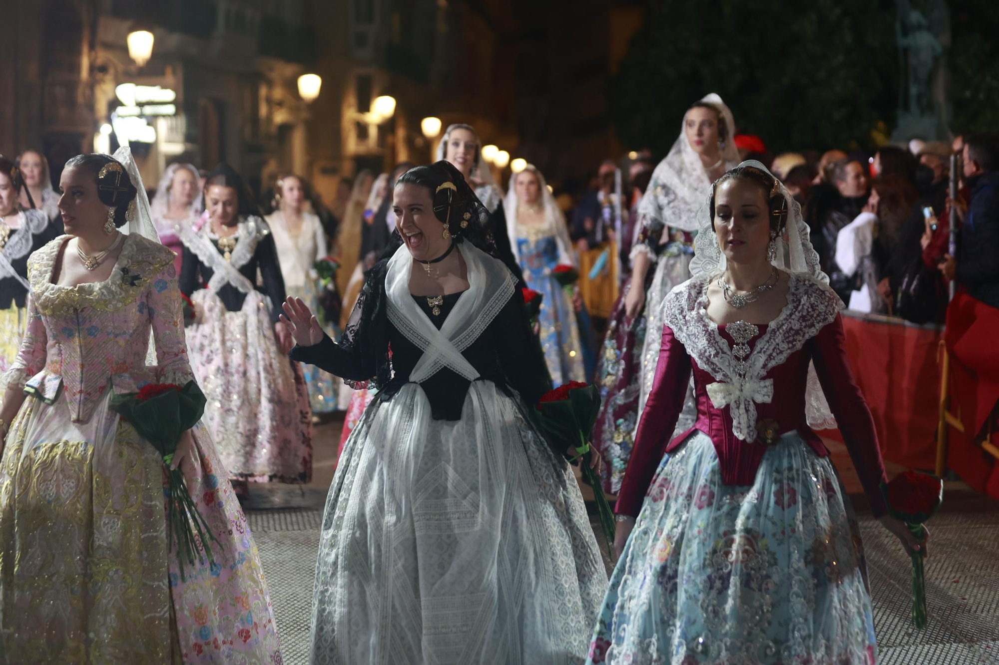 Búscate en la Ofrenda por la calle Quart (entre 23.00 y 24.00 horas)