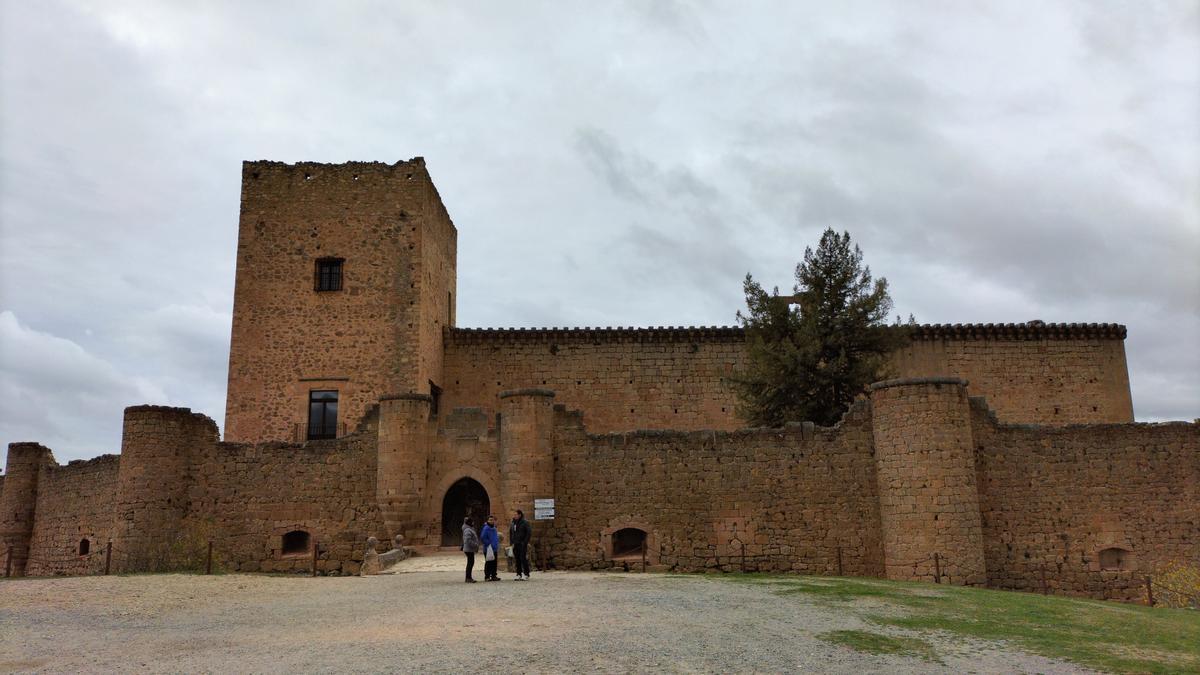 Luis Álvarez, Santiago Segura y Jose Mota compran el castillo de Pedraza (Segovia)
