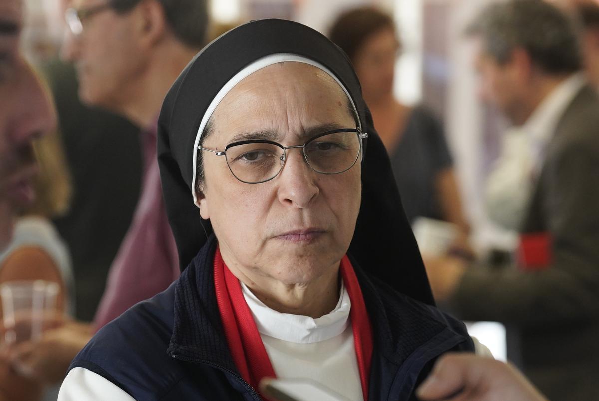 Visita de Sor Lucía Caram a Salt, que és impulsora del programa «Invulnerables contra la pobresa infantil»