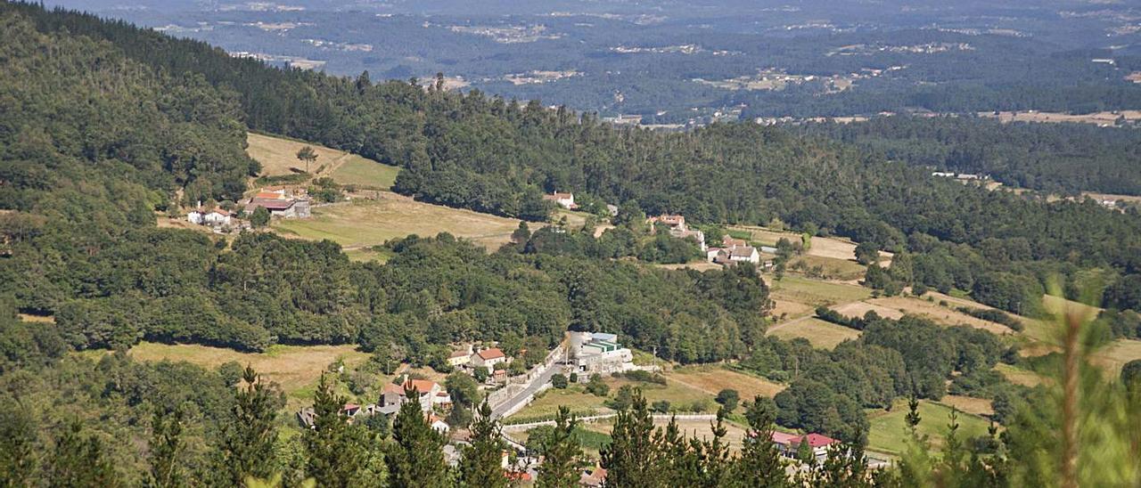 Una vista de Pardemarín tomada desde los montes sobre los que se va a actuar ahora. |  // BERNABÉ / ANA AGRA