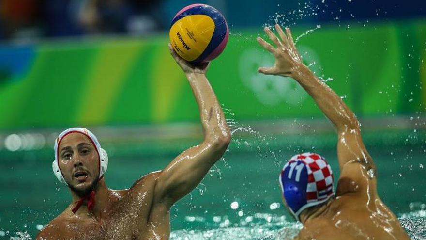 El español Gonzalo Echenique con el balón.