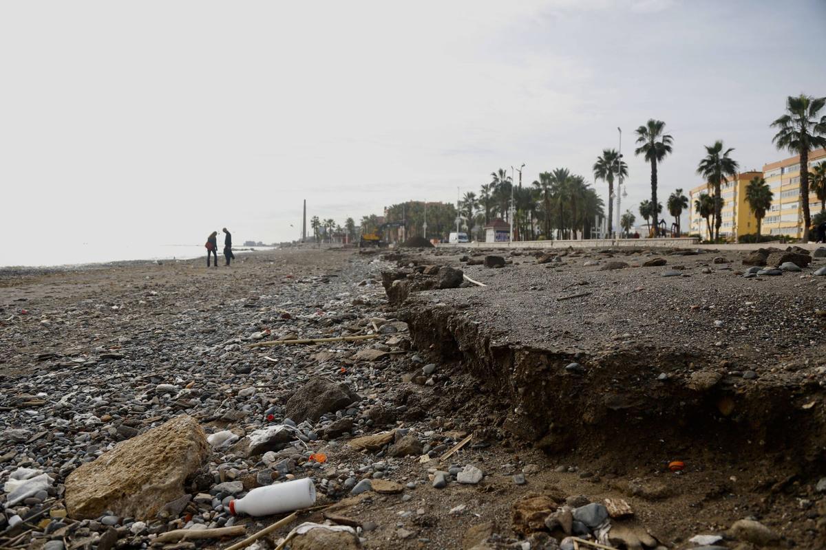 Este lunes comienzan las obras de emergencia para la recuperación de las playas en Málaga