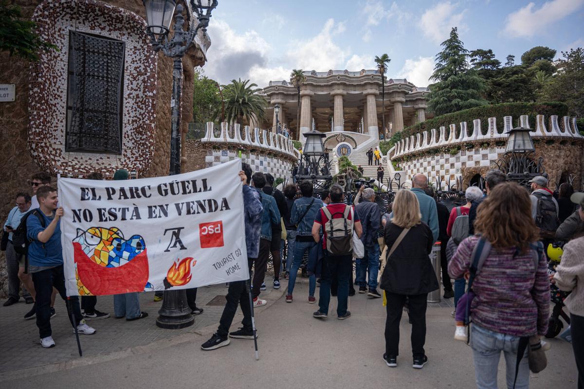 Una protesta vecinal en el Park Güell, en una imagen de archivo.