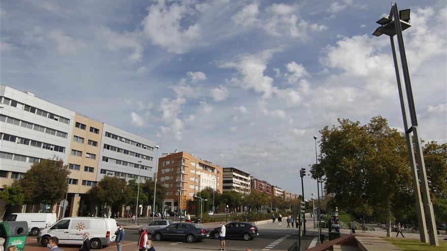 Intervalos de nubes en el Vial Norte de Córdoba.