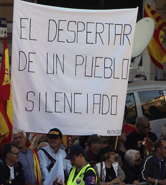 Milers de persones es manifesten a favor de la unitat d'Espanya a Barcelona