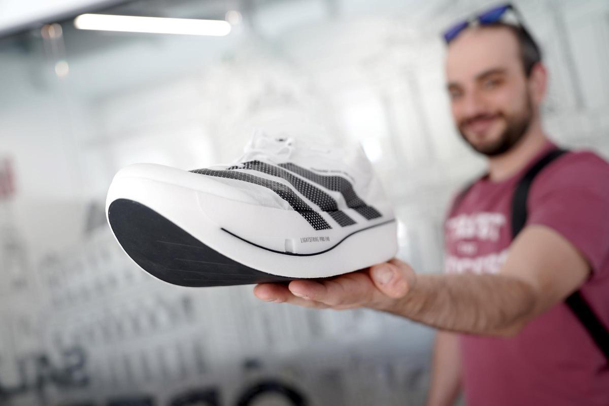 Las Adizero Adios Pro Evo 3 con las que Sawe batió el récordo mundial de maratón, bajando de dos horas.