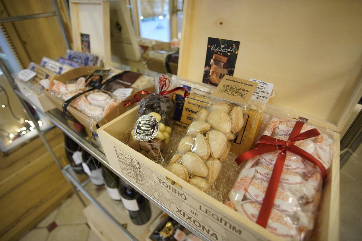 Ametllons i polvorons de Torrons i Gelats Candela.